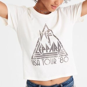 american eagle def leppard cropped tee